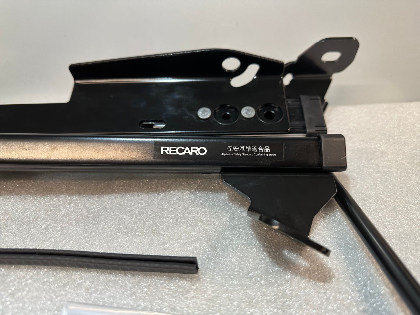 Recaro Sitzkonsole inkl. Laufschiene links passend für alle T20 Modelle