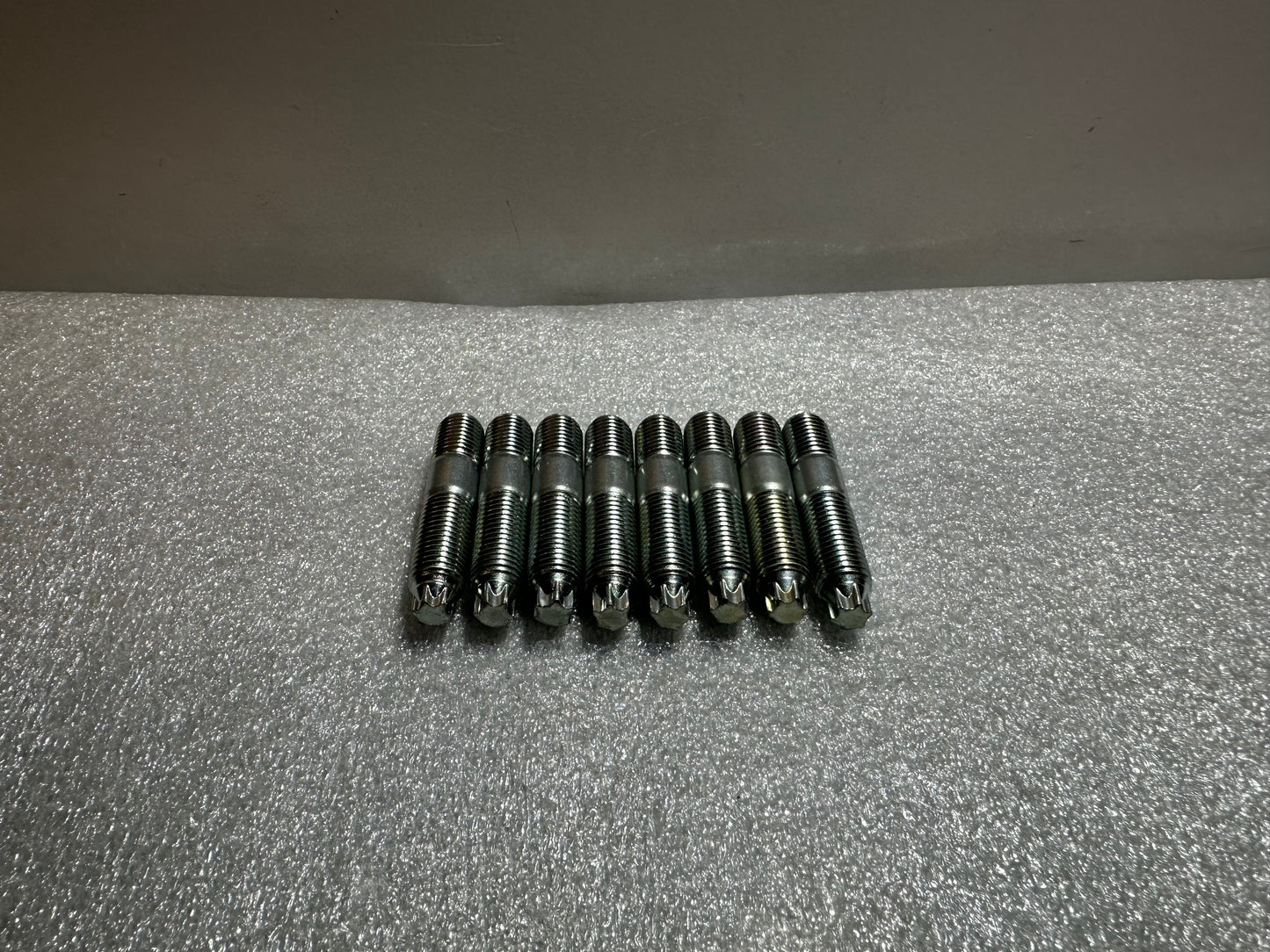 Original Toyota Bolzen für den Krümmer der Toyota Celica ST205, ST185 und MR2 Gen2+3