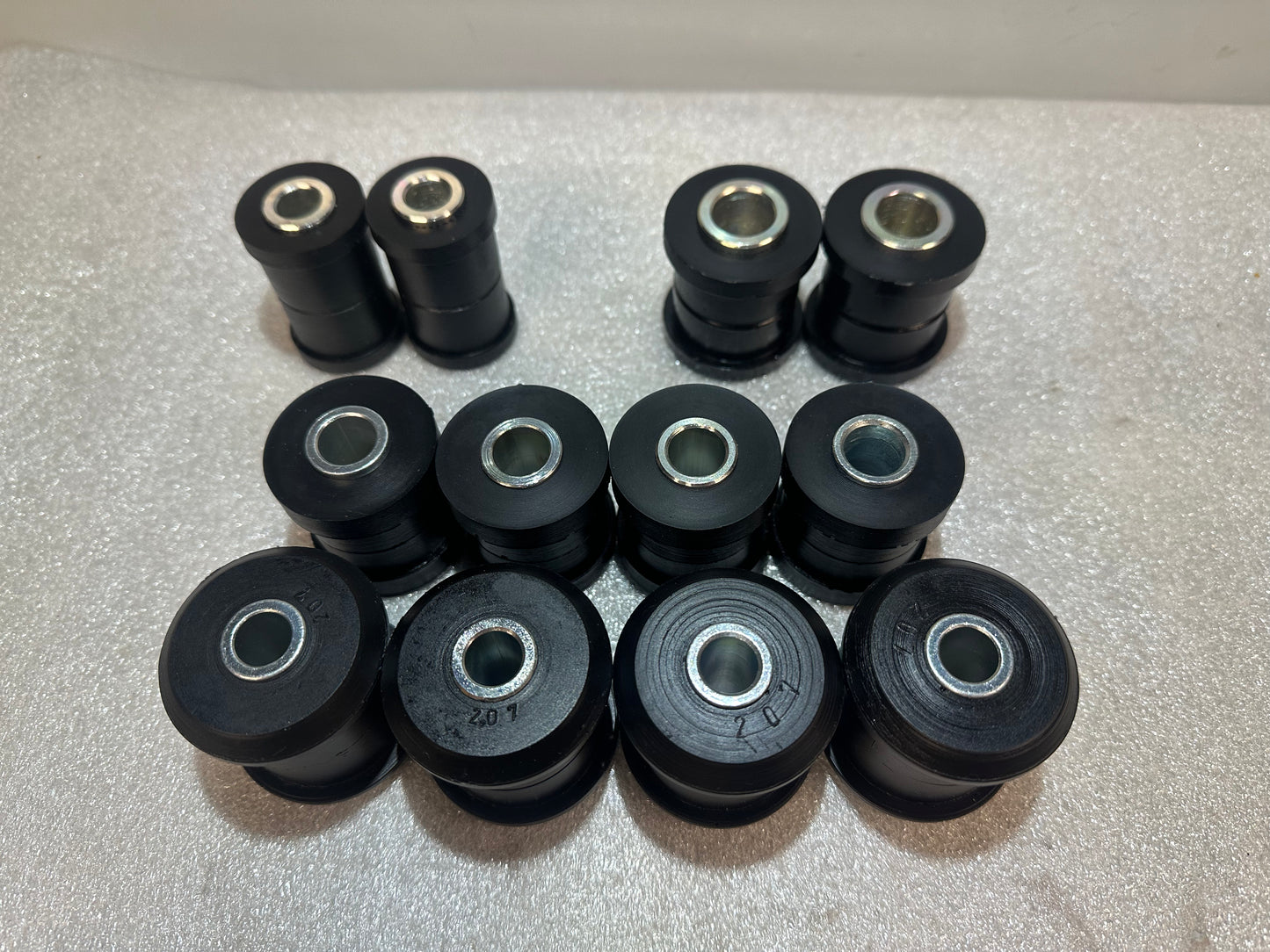 Poly Hinterachslagersatz inklusive aller Quer- und Längslenkerarme schwarz für Toyota Celica ST205 GT4 GT FOUR