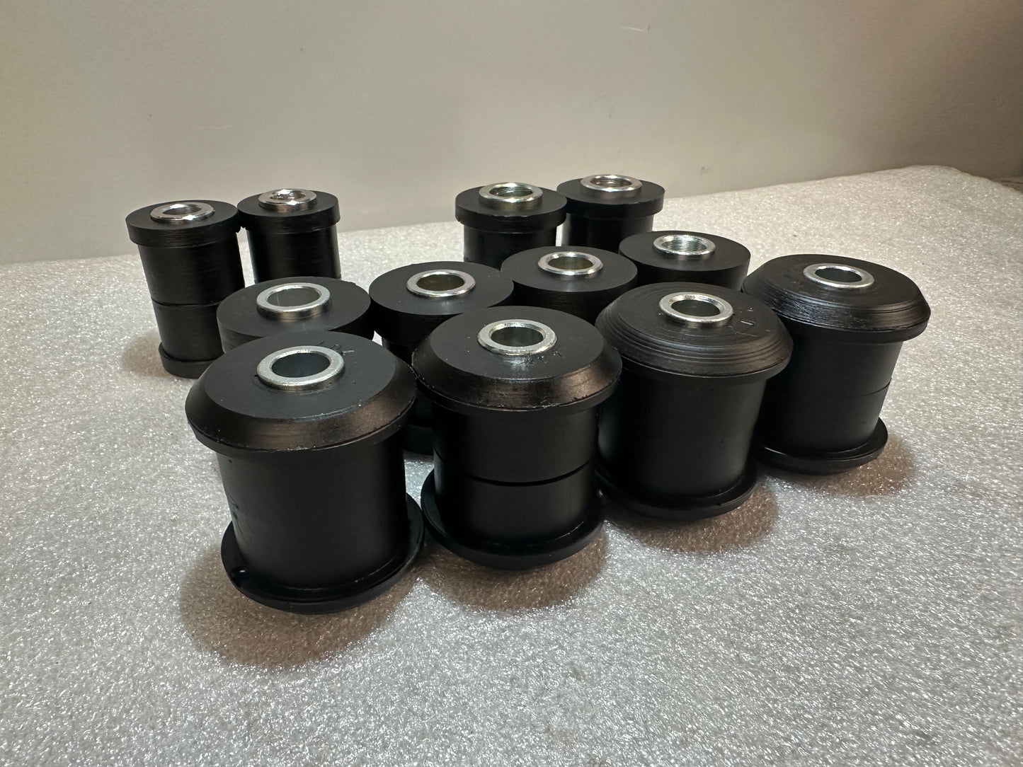Poly Hinterachslagersatz inklusive aller Quer- und Längslenkerarme schwarz für Toyota Celica ST205 GT4 GT FOUR