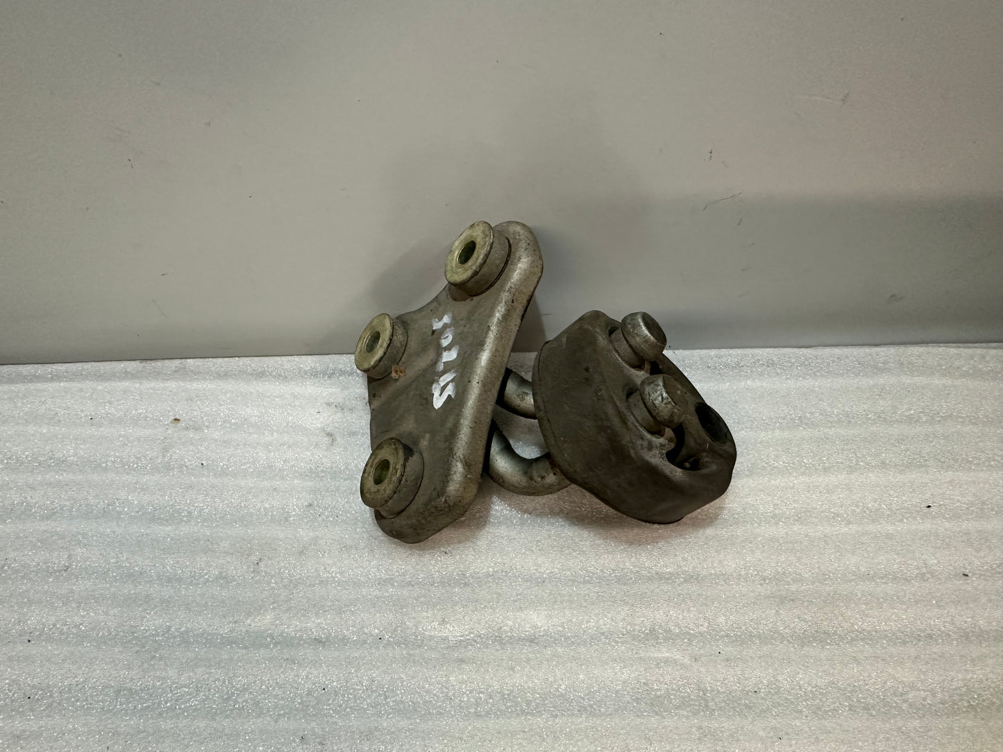 Auspuff Halter Frontpipe Toyota Celica ST205 GT4 GT FOUR 17504-74070