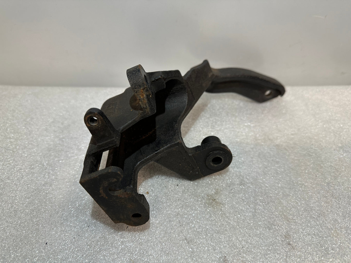 Toyota Celica ST205 Halter für Klimakompresor
