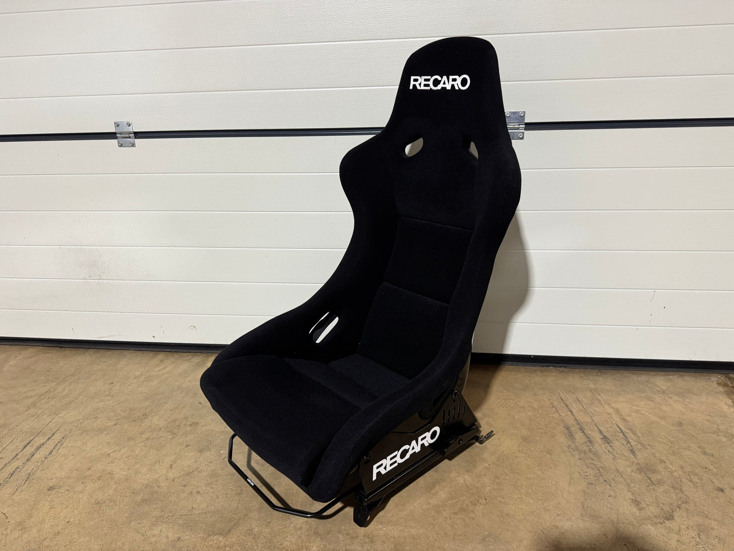 Recaro Pole Position inkl. Sitzkonsole, Laufschiene & Sitzadapter – Rechts – Nissan Skyline R34 GTR GTT BNR34 ER34