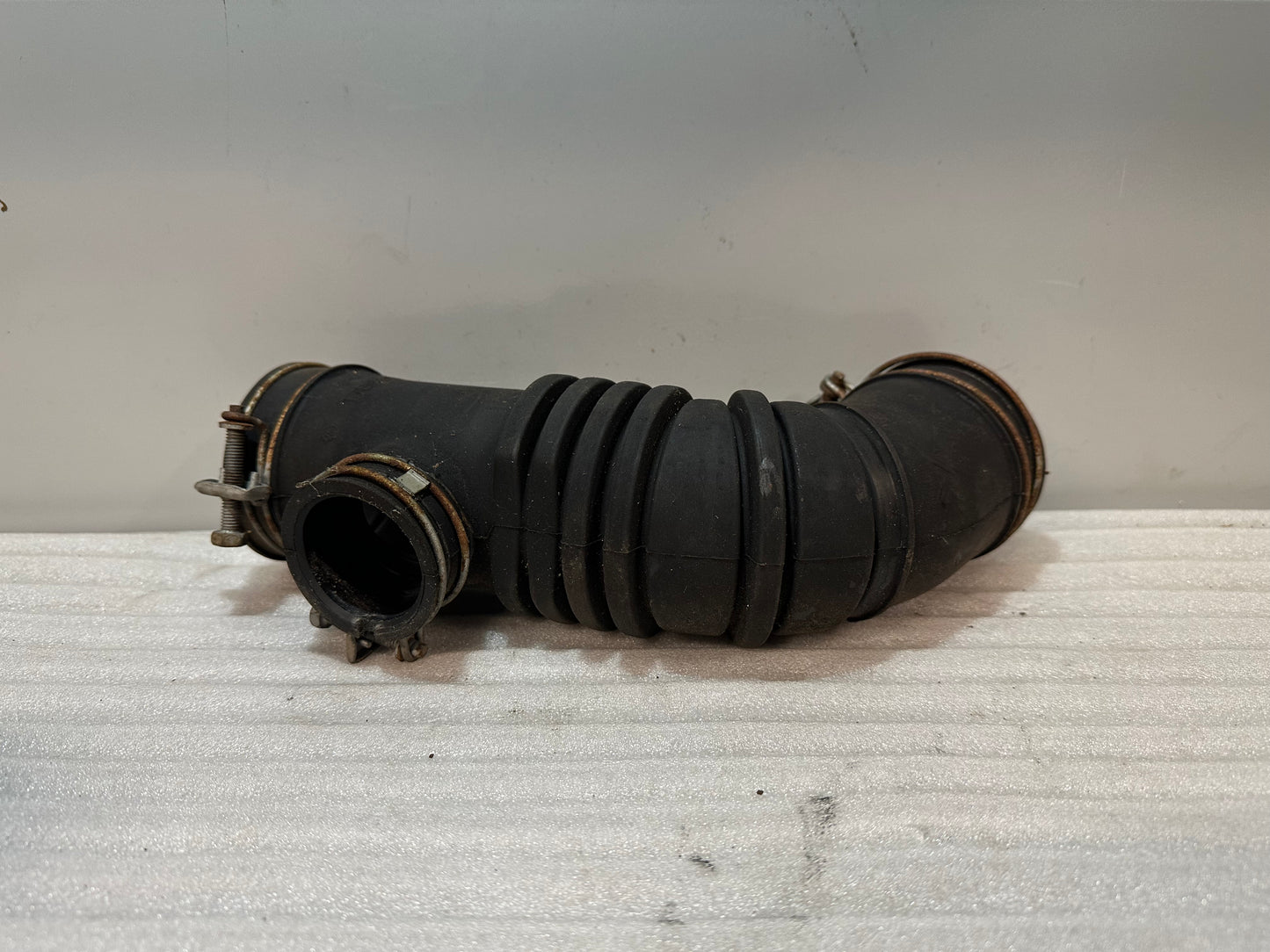 Ansaug Schlauch Luftfilter Drosselklappe Toyota Celica AT200 7AFE 17881-16360