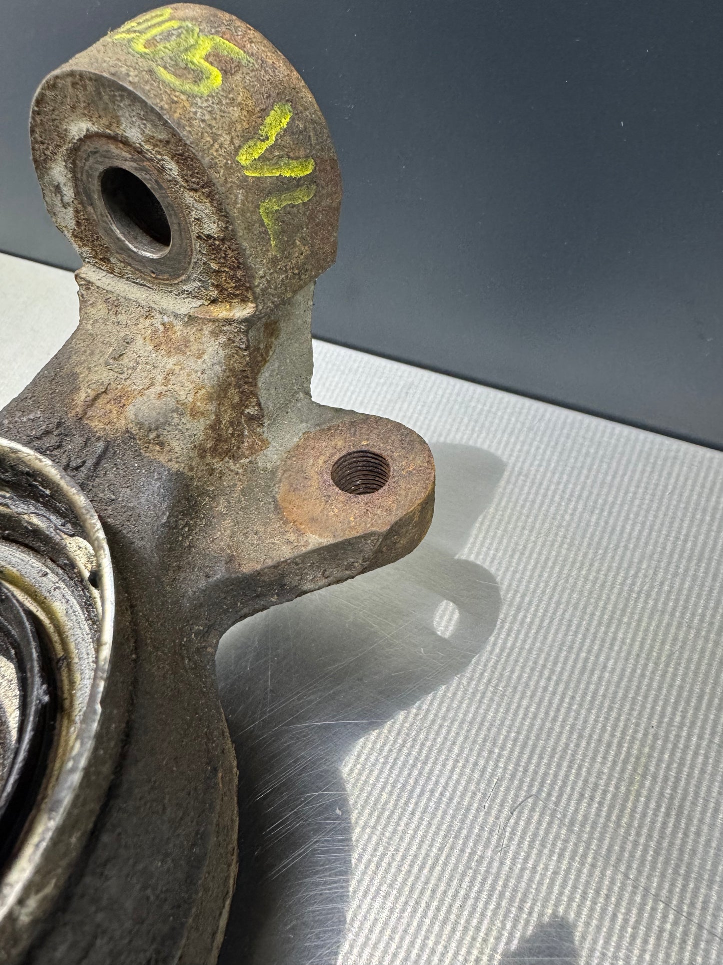 Achsschenkel vorne links Toyota Celica ST205 GT4 GT FOUR 43212-20251